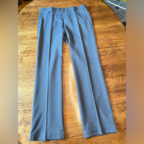 RW&CO 32” Grey dress pants with a herringbone style fabric - Picture 6 of 6